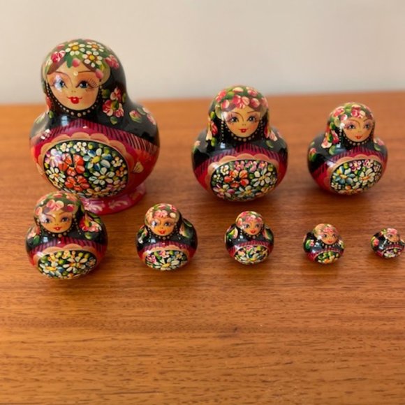 Lacquer Nesting Dolls - Picture 2 of 3